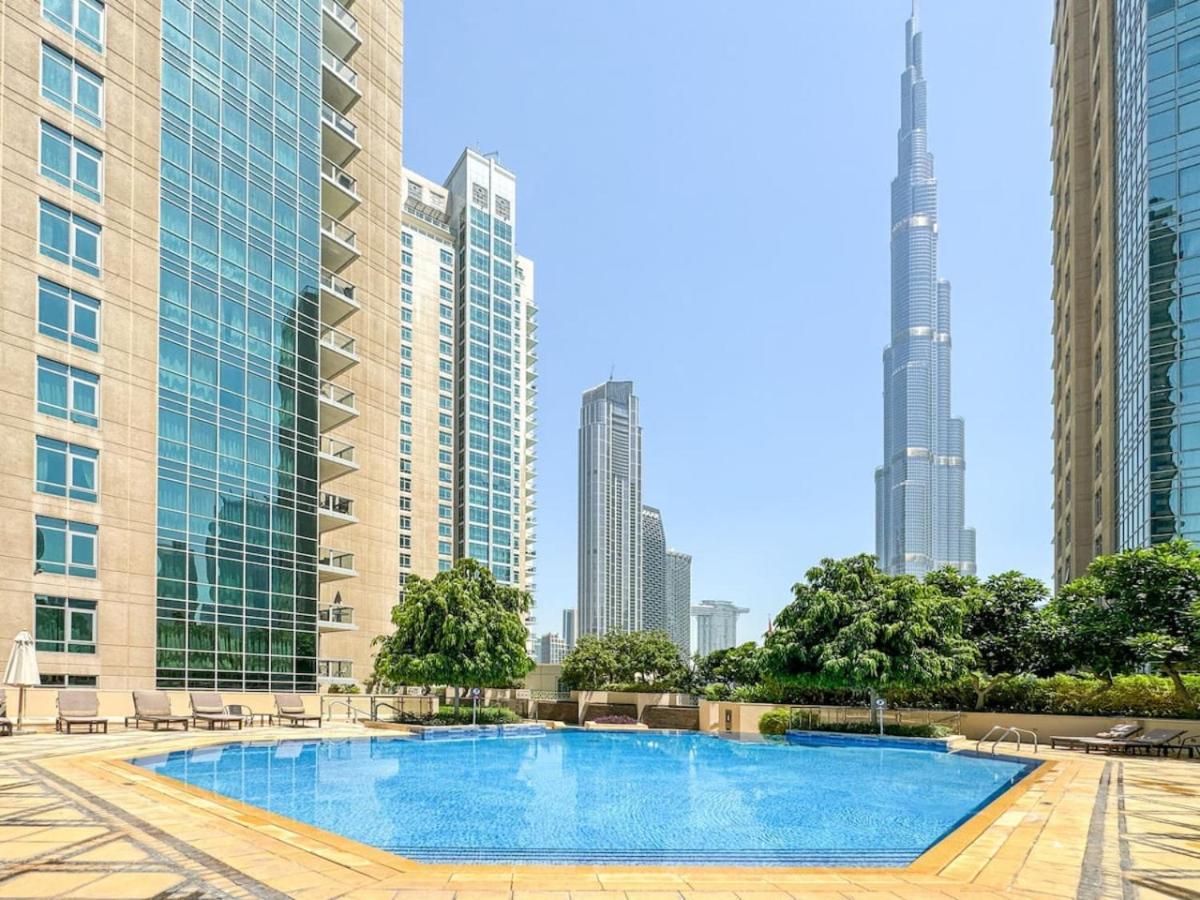 Luxury Downtown 1-bed With Expansive Terrace Dubai