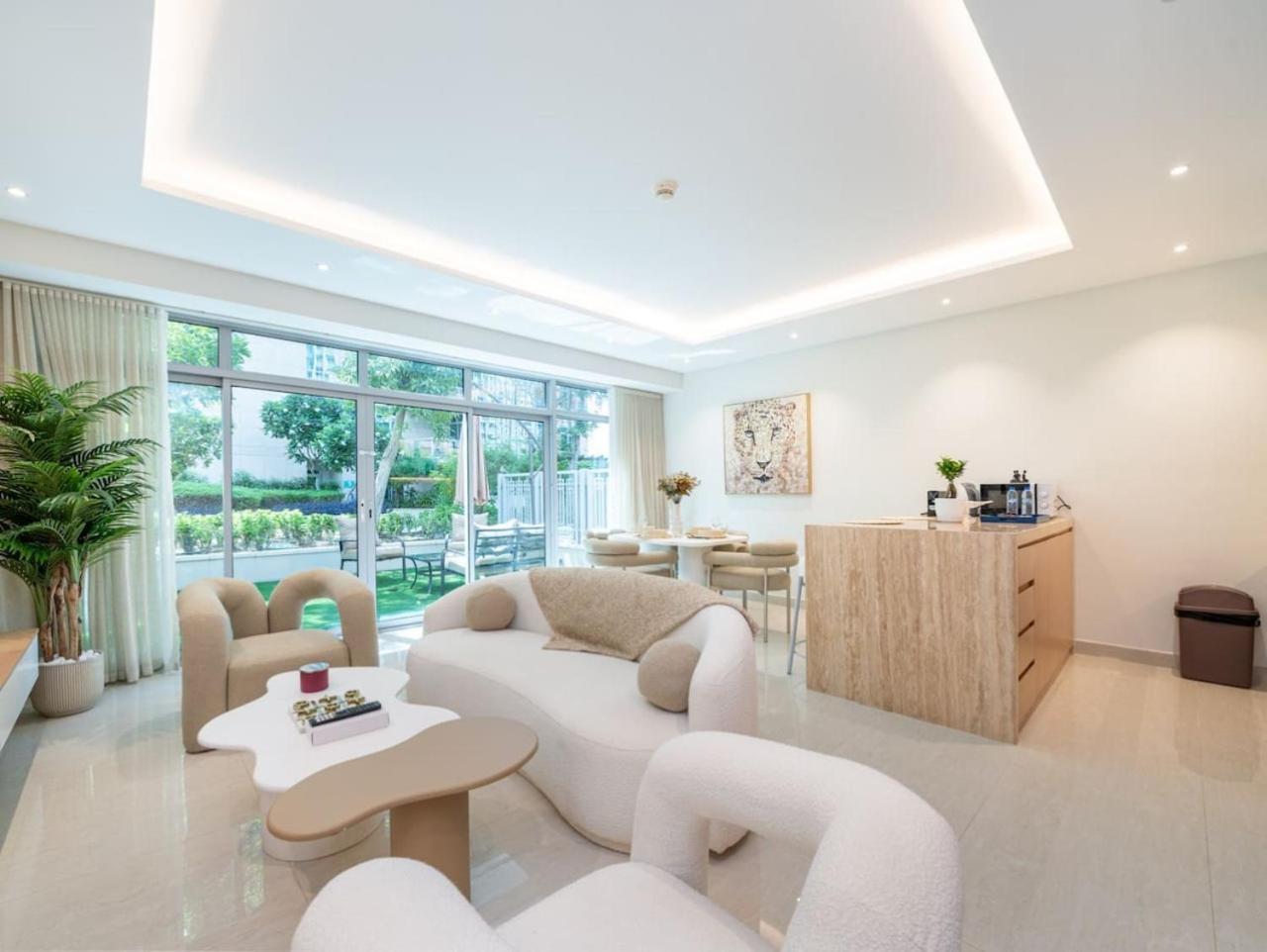 Apartment Luxury Downtown 1-bed With Expansive Terrace Dubai